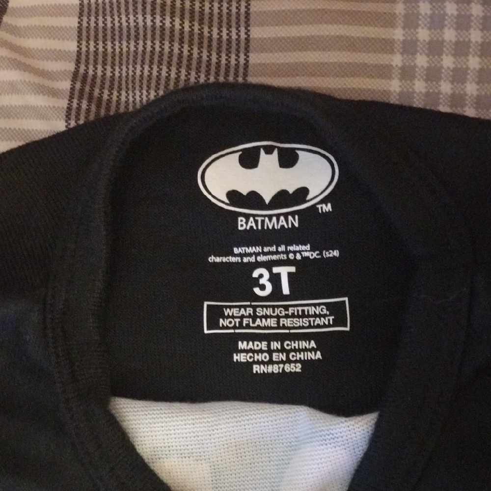 DC Comics Black and Yellow Batman Kids Costume Top - Picture 6 of 7